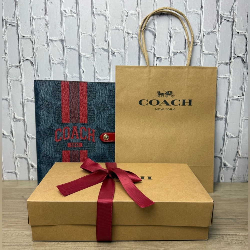 NWT Boxed Gift Set Coach Notebook In Signature Canvas blue/bold red CBL05